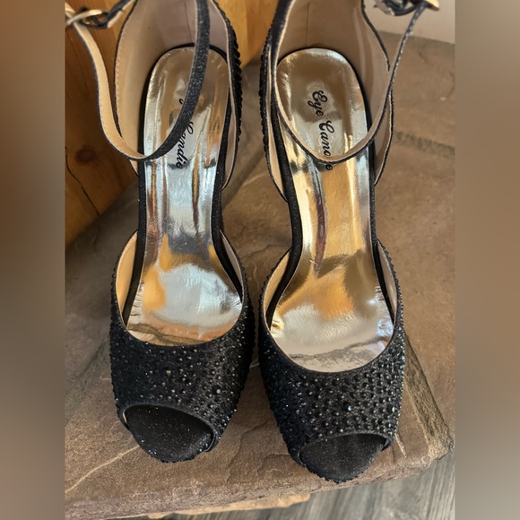 Women’s heels - Picture 1 of 5